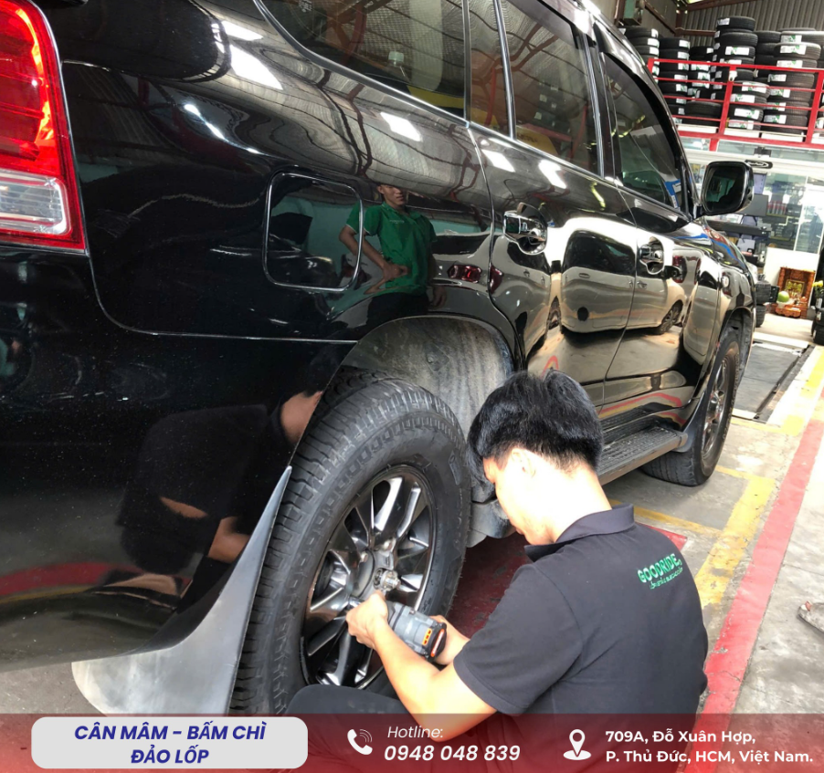 Bảo dưỡng ô tô - Cân mâm bấm chì & đảo lốp